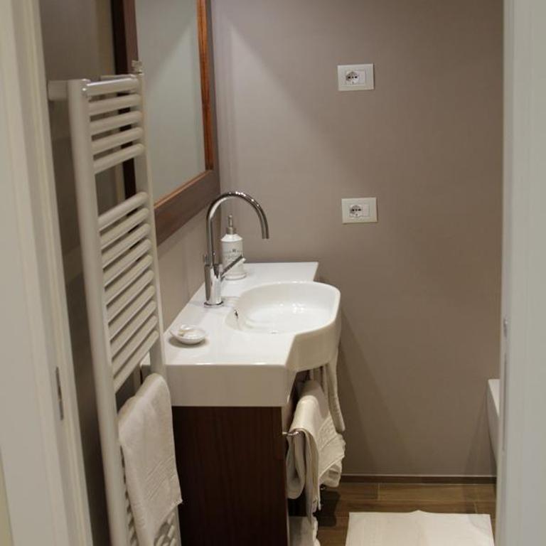 B&B I Propilei di San Girolamo - Camera Matrimoniale con Bagno Privato - 5