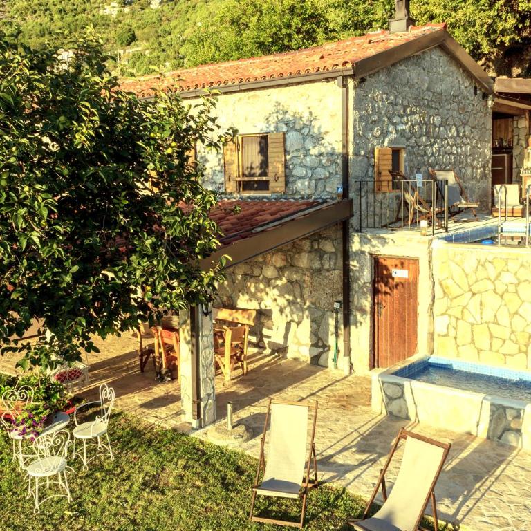 Old stone house with swimming pool Etno House Perazic - Two-Bedroom House - 10