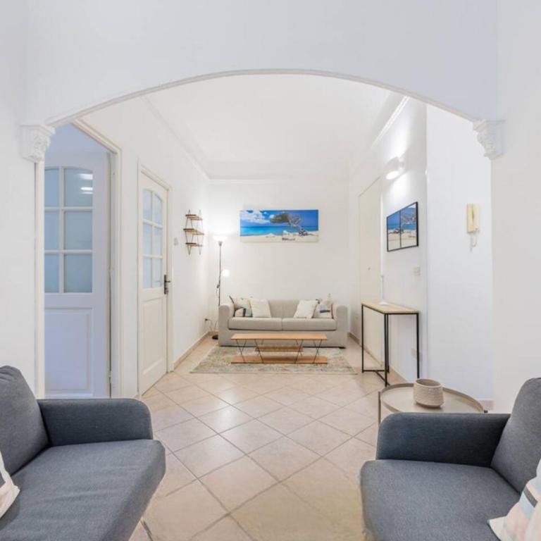 Casa Ariston - 10 Passi dal Teatro- Free WiFi - Appartamento con 2 Camere da Letto - 2