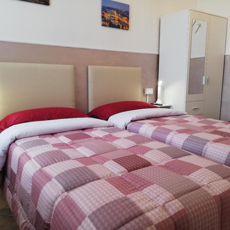 Emerald guest house - Camera Doppia con Letti Singoli e Bagno in Comune - 5