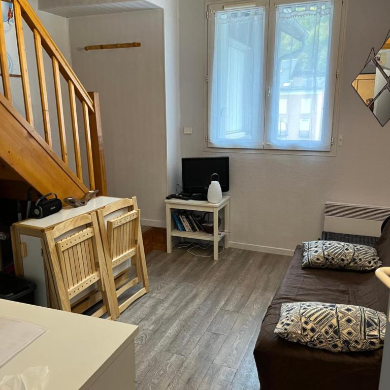 Charmant duplex en plein centre de Cauterets de 4 à 6 couchages et 2 chambres dont une sous-toit - Appartamento con 2 Camere da Letto - 4