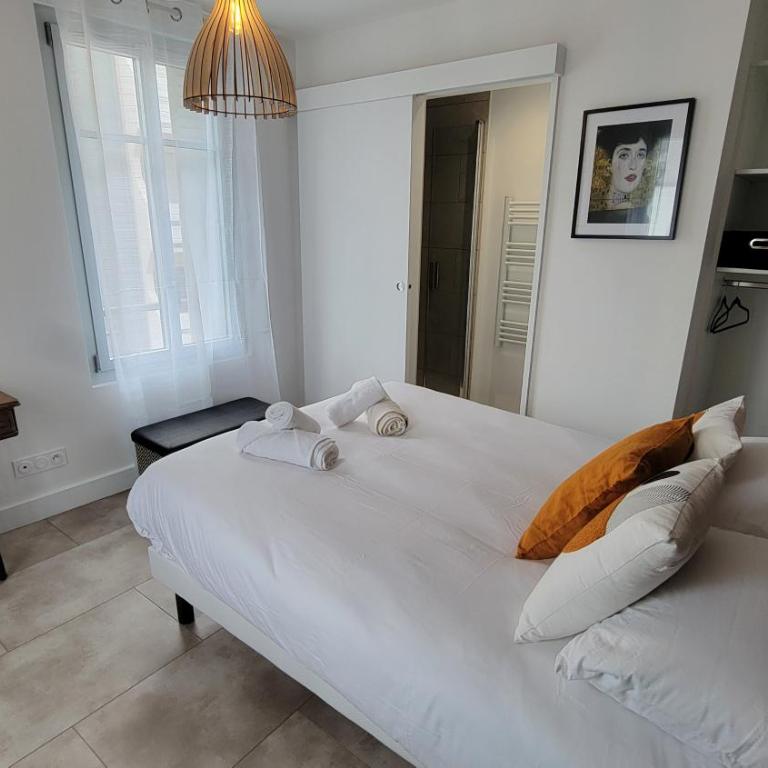 Le PRESTIGE du SANCTUAIRE - Three-Bedroom Apartment - 24
