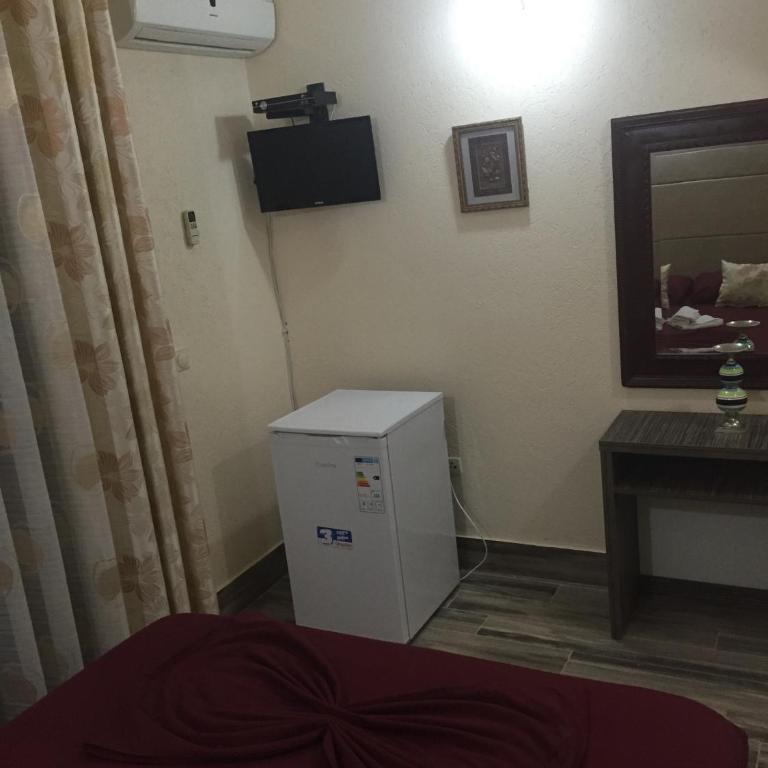 Guesthouse Liamra - Niskobudžetna Dvokrevetna Soba sa Bračnim Krevetom - 1