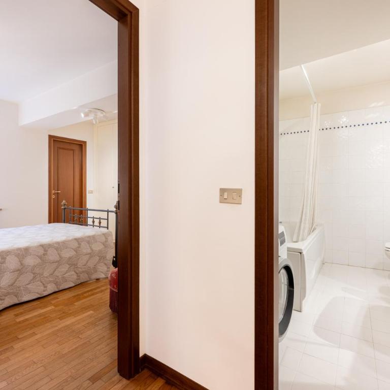 GuestHost - Large Apartment in the Historic Center of Parma - One-Bedroom Apartment - 14