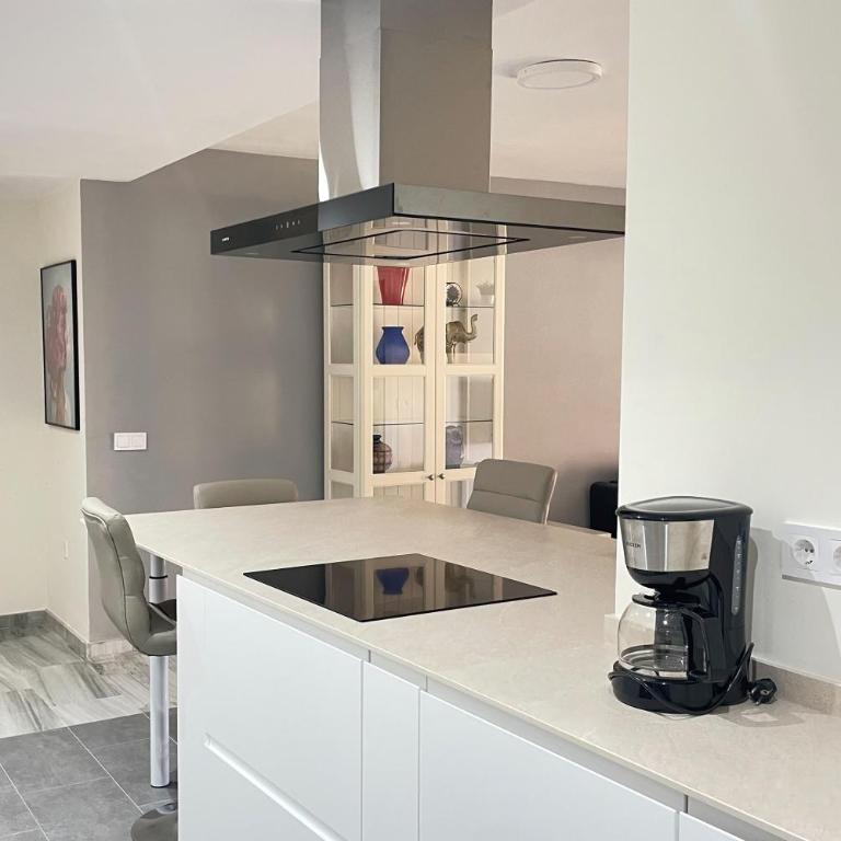 2 BEDROOM 2 BATHROOM APARTMENT in the heart of Fuengirola with big terrace and free parking space close to beach - Apartamento Deluxe - 9