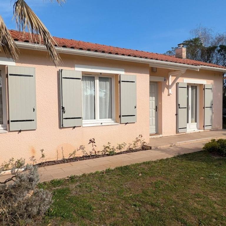Maison avec piscine quartier pinède de conteau - Maison 3 Chambres - 18