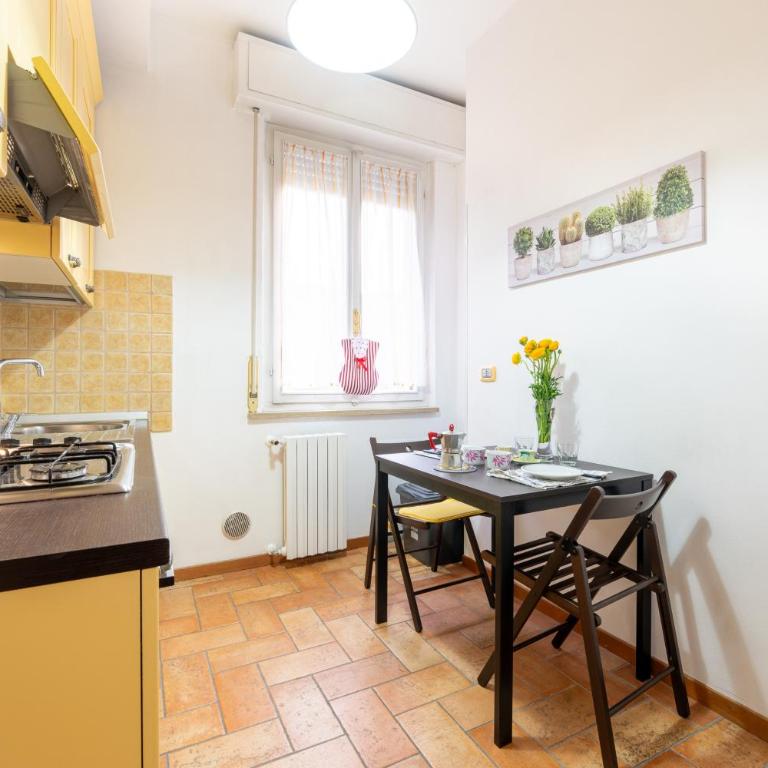 GuestHost - Blu&Yellow Apartment in Parma Station - One-Bedroom Apartment - 9