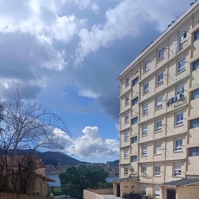Lumineux et cosy F3 vue mer - Appartement 2 Chambres - 28