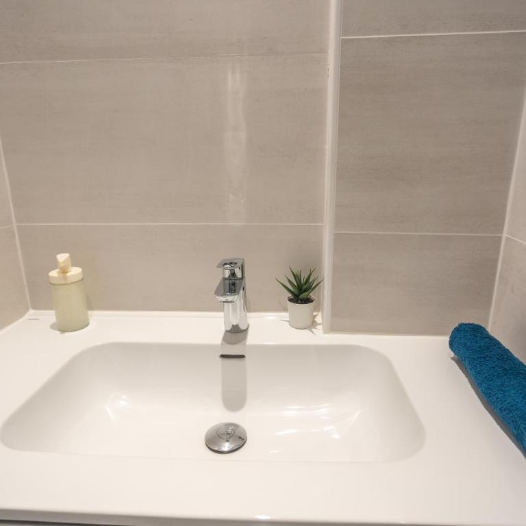Studio en plein coeur de Paris deuxieme arrondissement Quartier Montergueil Chatelet - One-Bedroom Apartment - 10