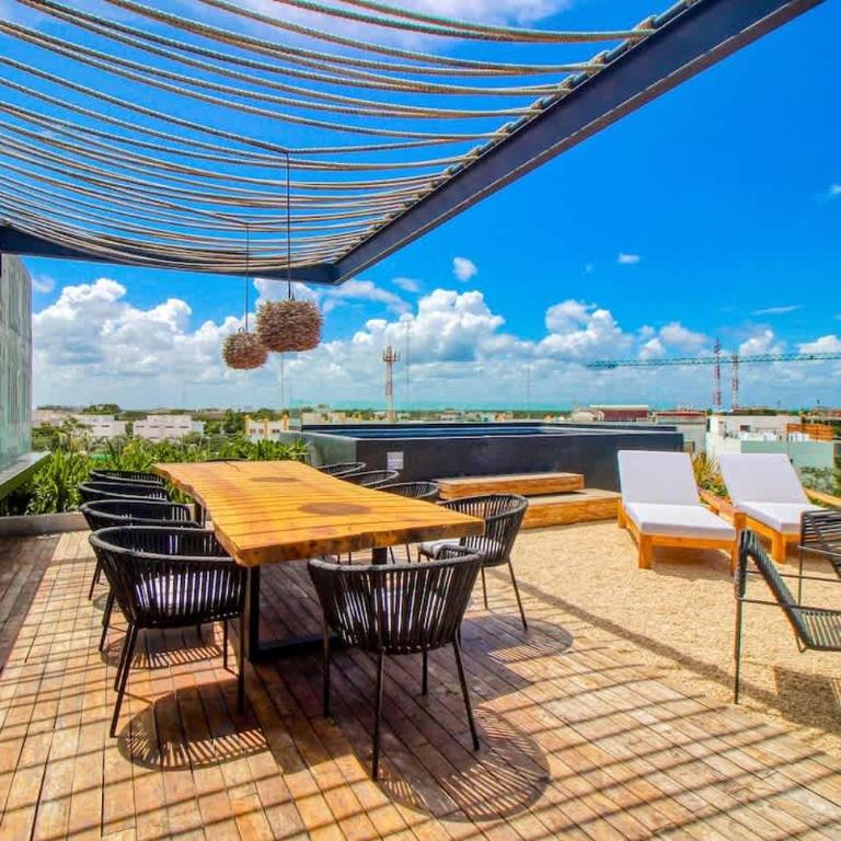 Central Location and 3 pools - One-Bedroom Apartment - 16