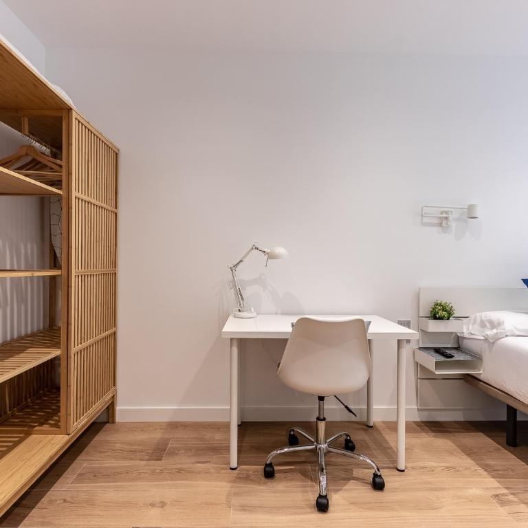 Azkuna Home Apartment - Three-Bedroom Apartment - 9