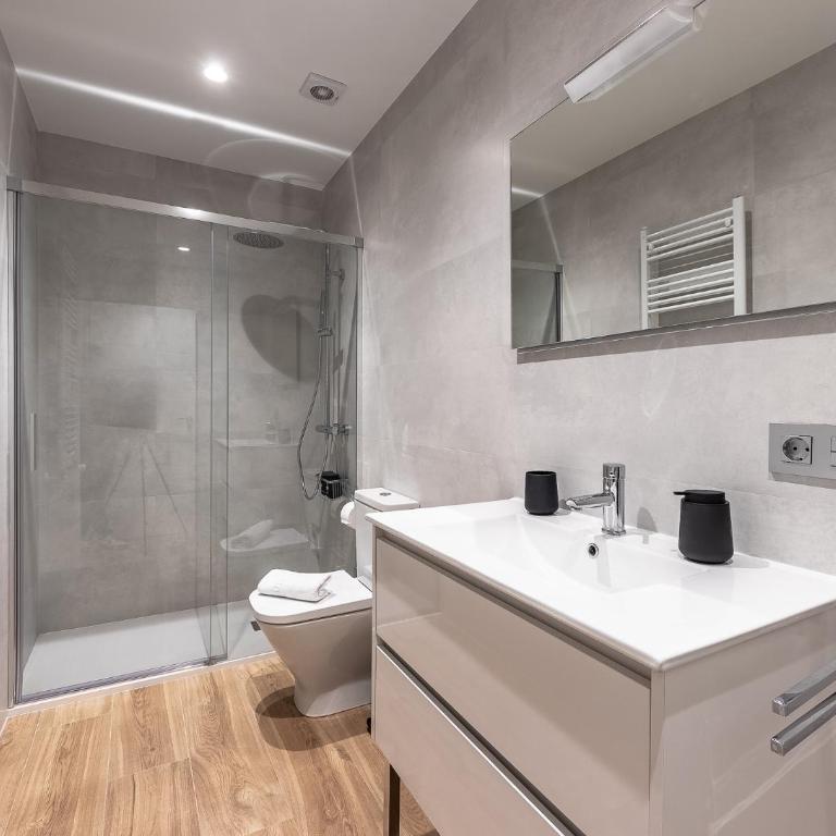 Azkuna Home Apartment - Three-Bedroom Apartment - 20