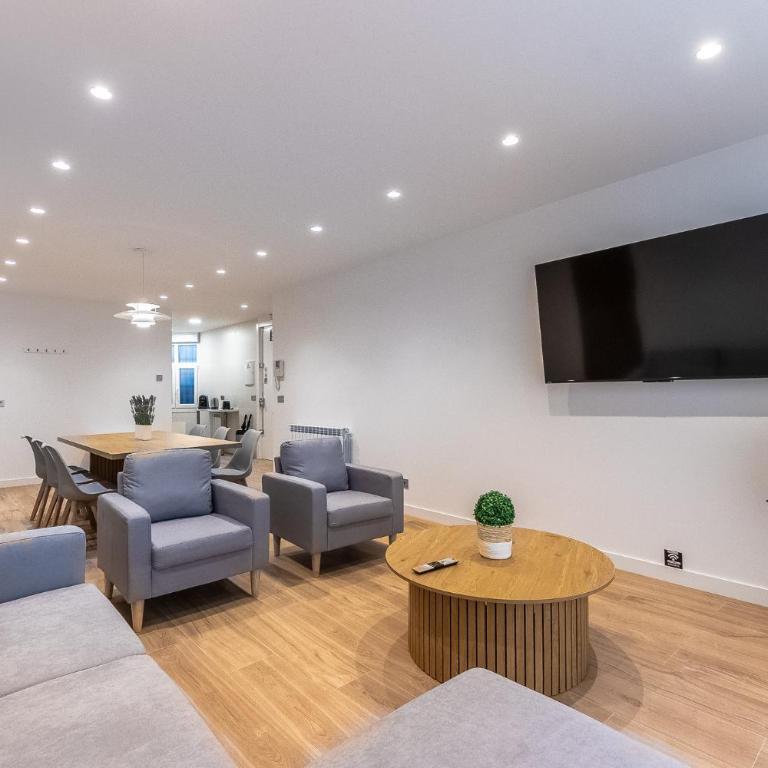 Azkuna Home Apartment - Three-Bedroom Apartment - 2