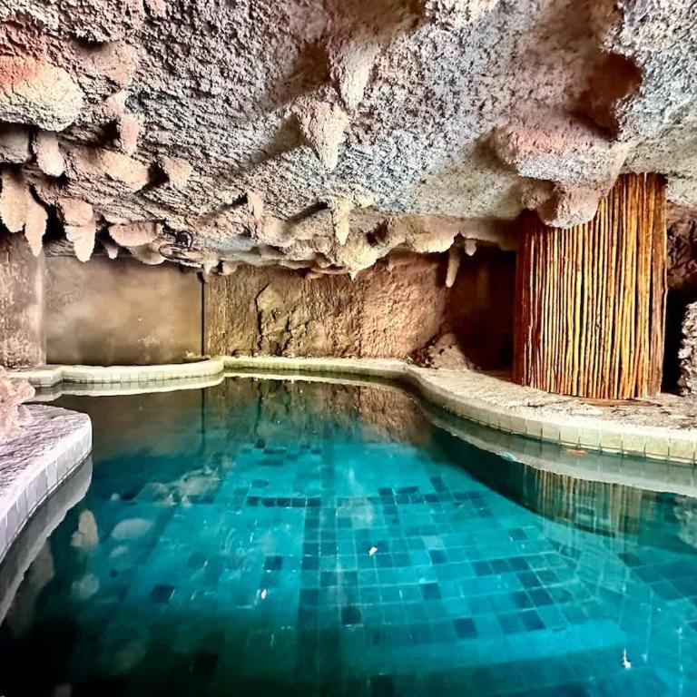 Relaxing Lakeside Retreat Pool, Hot Tub y Patio - One-Bedroom Apartment - 5