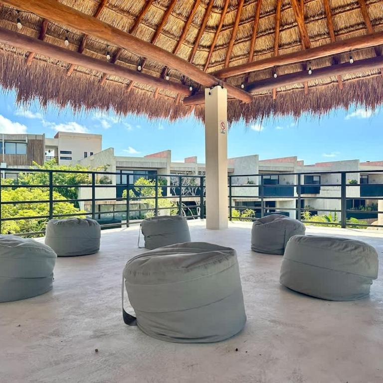 Relaxing Lakeside Retreat Pool, Hot Tub y Patio - One-Bedroom Apartment - 8