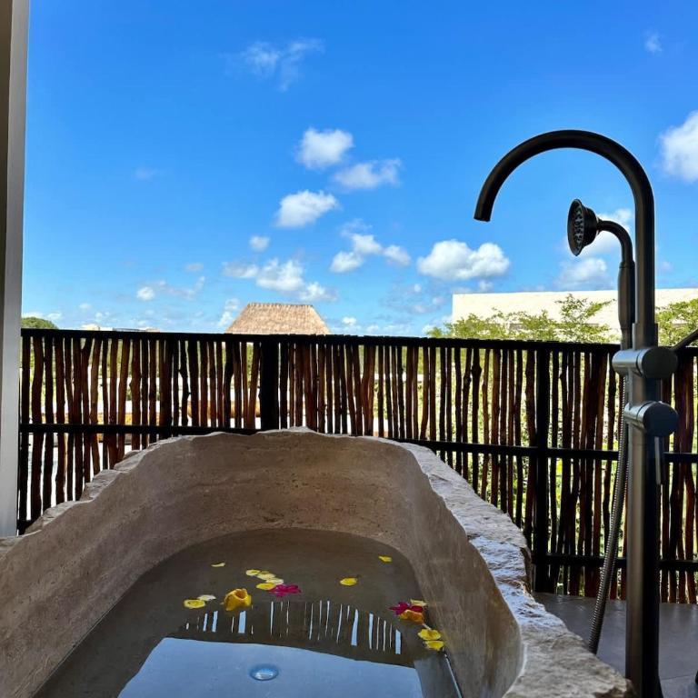 Relaxing Lakeside Retreat Pool, Hot Tub y Patio - One-Bedroom Apartment - 19