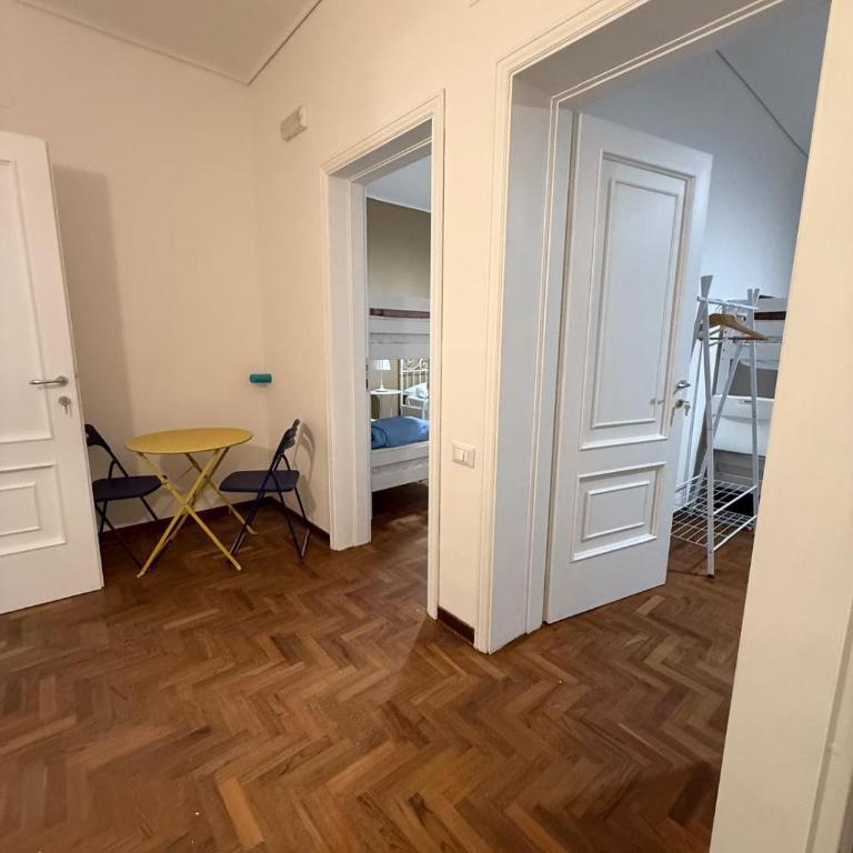 A I R Sorrento House - Camera Matrimoniale con Bagno in Comune - 10