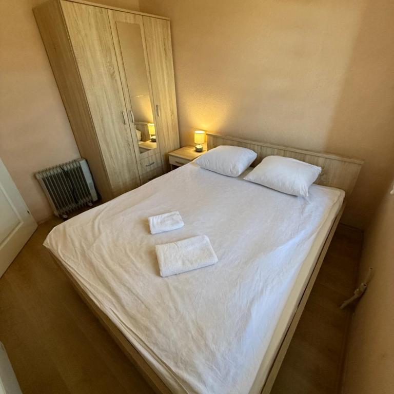 Villa Jelena - One-Bedroom Apartment with Terrace - 5