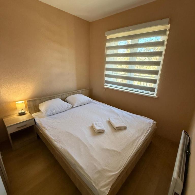 Villa Jelena - One-Bedroom Apartment with Terrace - 4