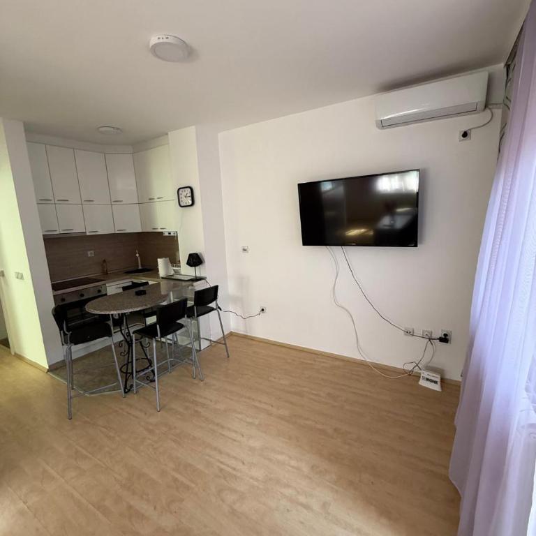 Villa Jelena - One-Bedroom Apartment with Terrace - 4