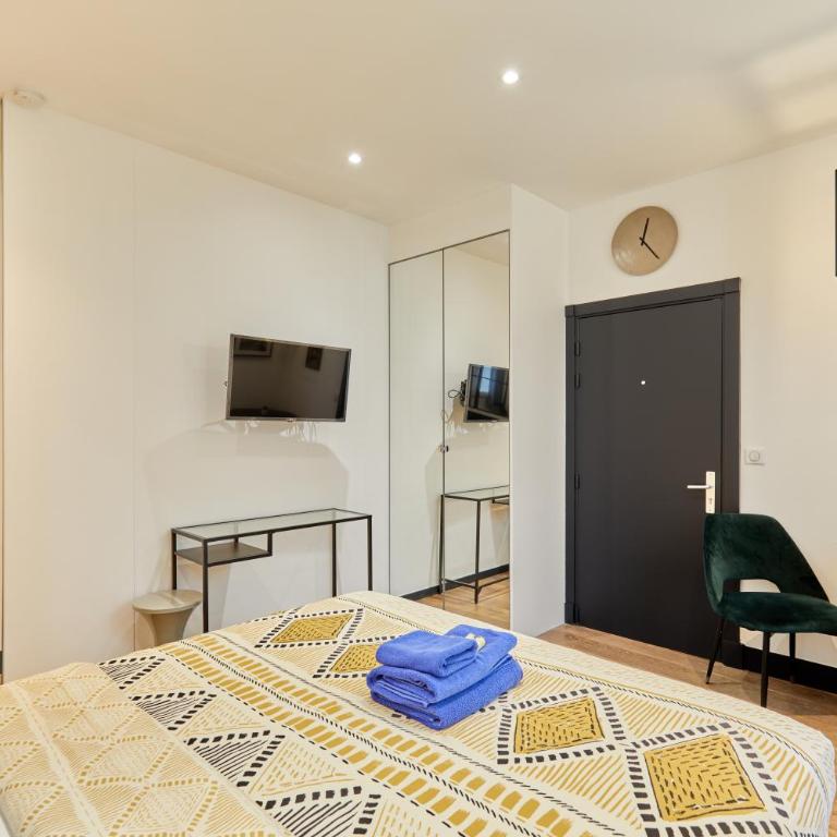 Rent a Room apartments - Alma - Studio Lit Queen-Size - 3