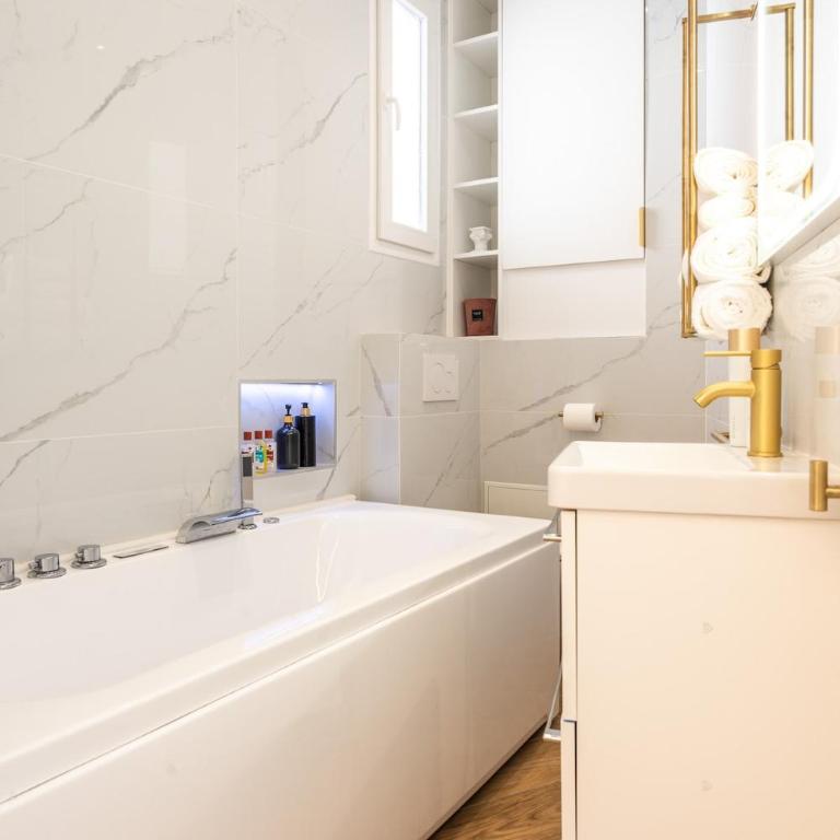 Appartement Raffiné avec Jacuzzi et AC - 6P - Appartement 2 Chambres - 4