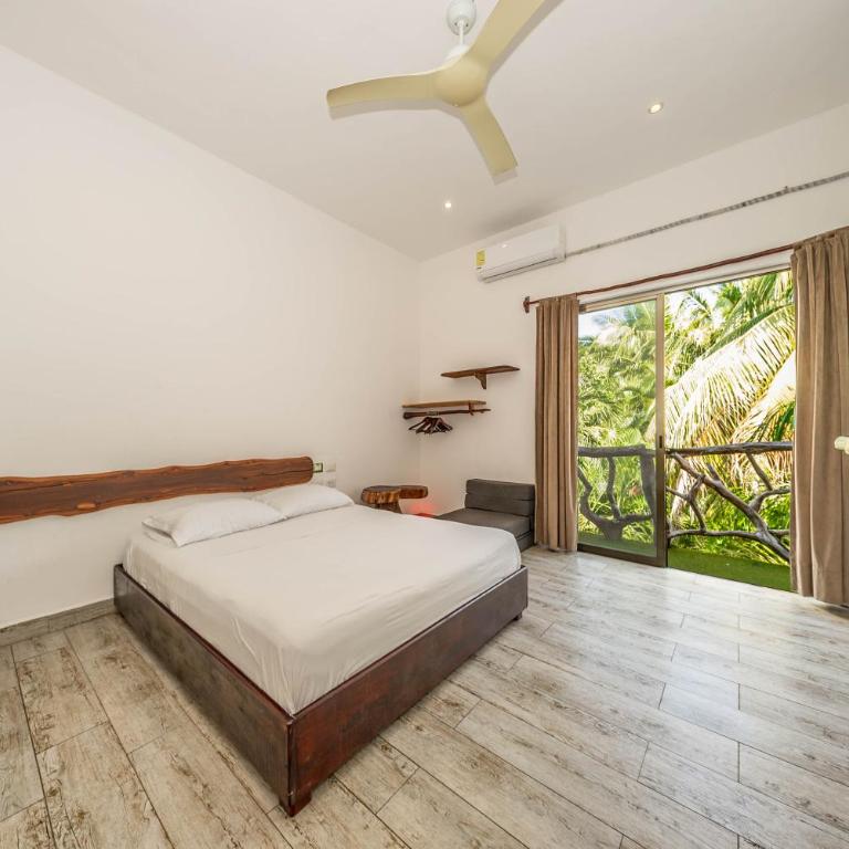 The Green Village Boutique Hotel - Queen Room with Balcony - 5