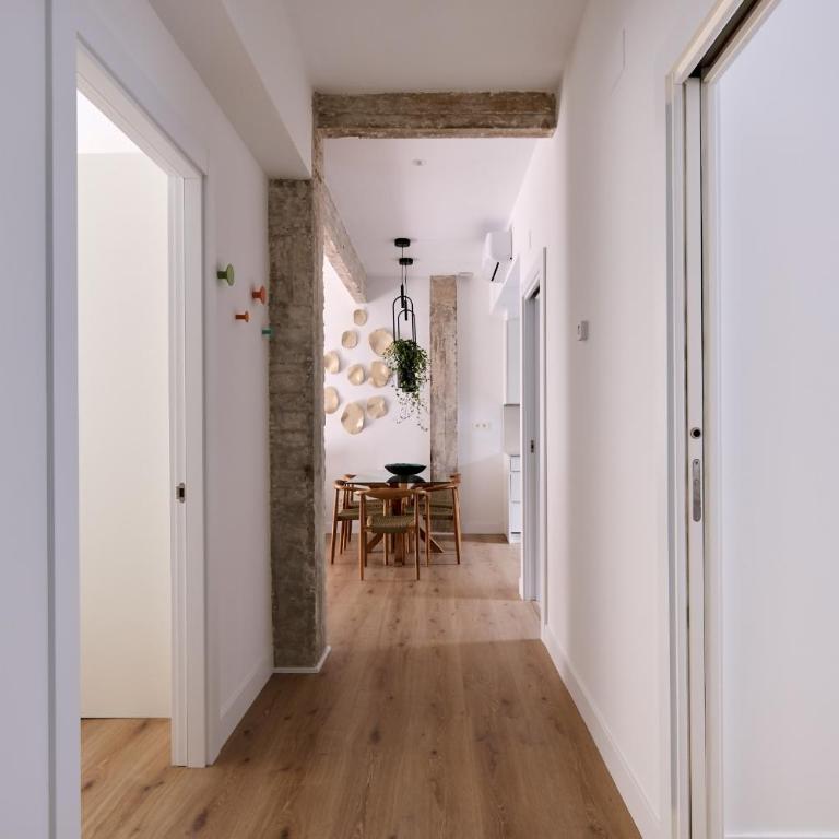 Exclusivo Apartamento en el alma de Pamplona - Three-Bedroom Apartment - 8