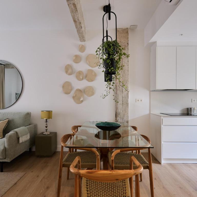 Exclusivo Apartamento en el alma de Pamplona - Three-Bedroom Apartment - 2