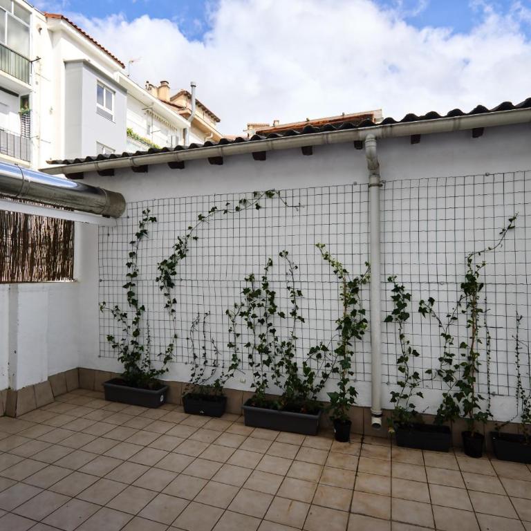 Exclusivo Apartamento en el alma de Pamplona - Three-Bedroom Apartment - 28