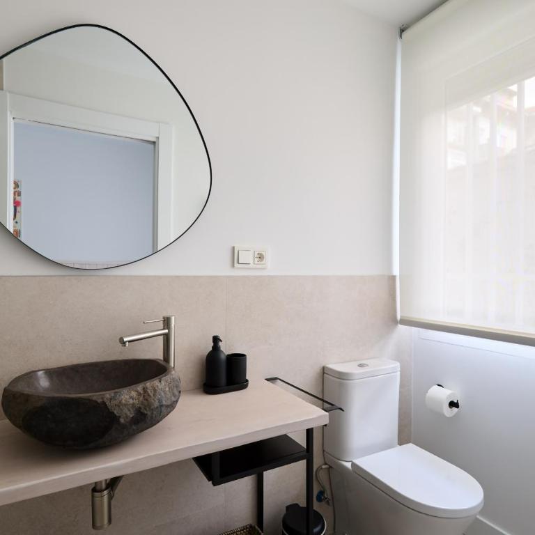Exclusivo Apartamento en el alma de Pamplona - Three-Bedroom Apartment - 16