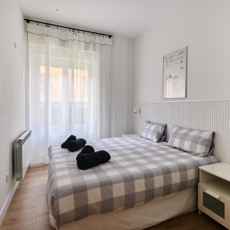 Exclusivo Apartamento en el alma de Pamplona - Three-Bedroom Apartment - 18