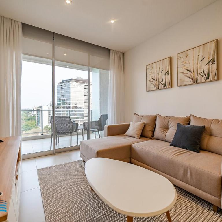 702 Emerald Steps from the best malls in town! High Speed Wifi - Two-Bedroom Apartment - 1