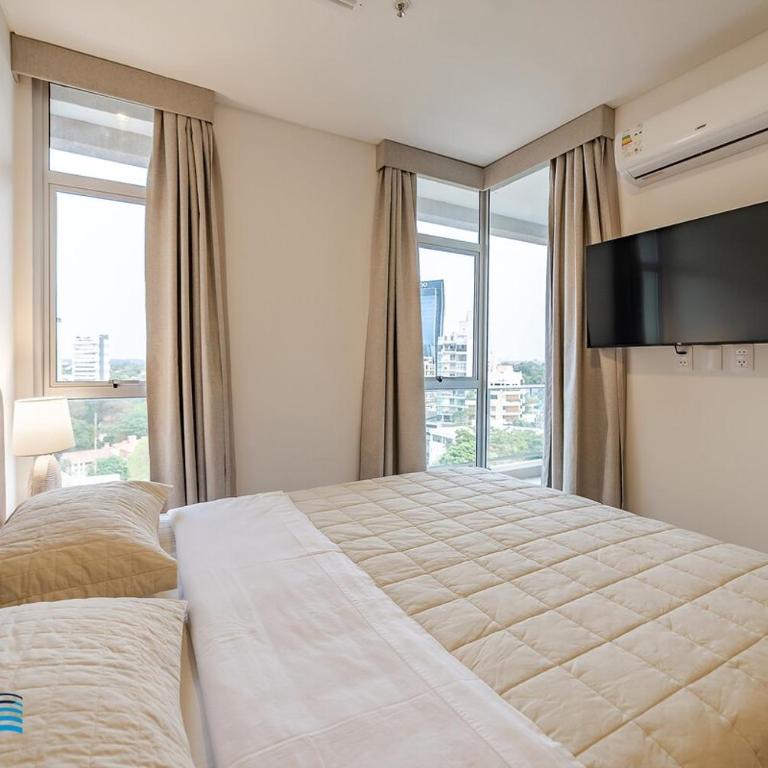 702 Emerald Steps from the best malls in town! High Speed Wifi - Two-Bedroom Apartment - 14