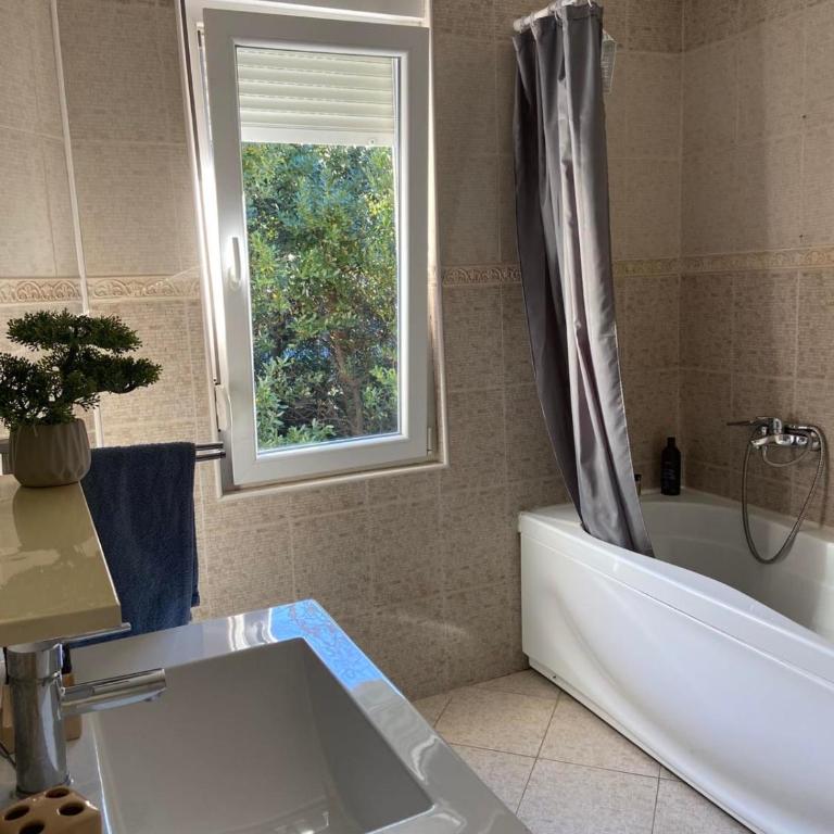 Apartment Ivanišević 2 - Dupleks Apartman s 3 Spavaće Sobe, Balkonom i Pogledom na More - 55