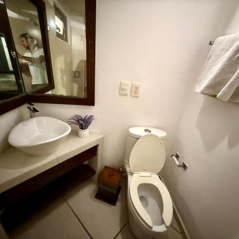 AMANÁA Hotel Boutique - Suite con cama grande y balcón - 34