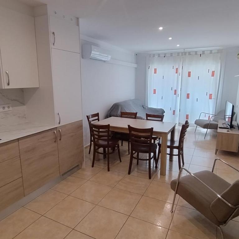 Empuriapparts Abrilmar Renovado - Apartamento de 3 dormitorios - 3
