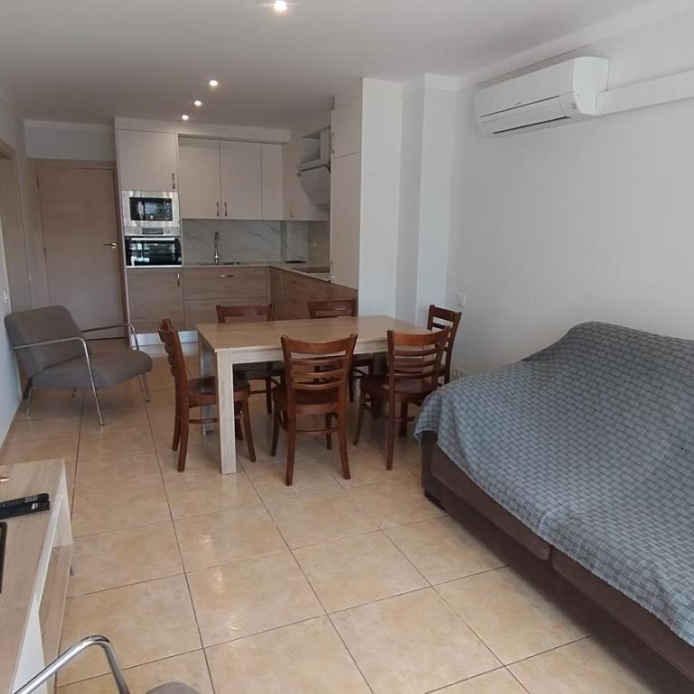 Empuriapparts Abrilmar Renovado - Apartamento de 3 dormitorios - 7