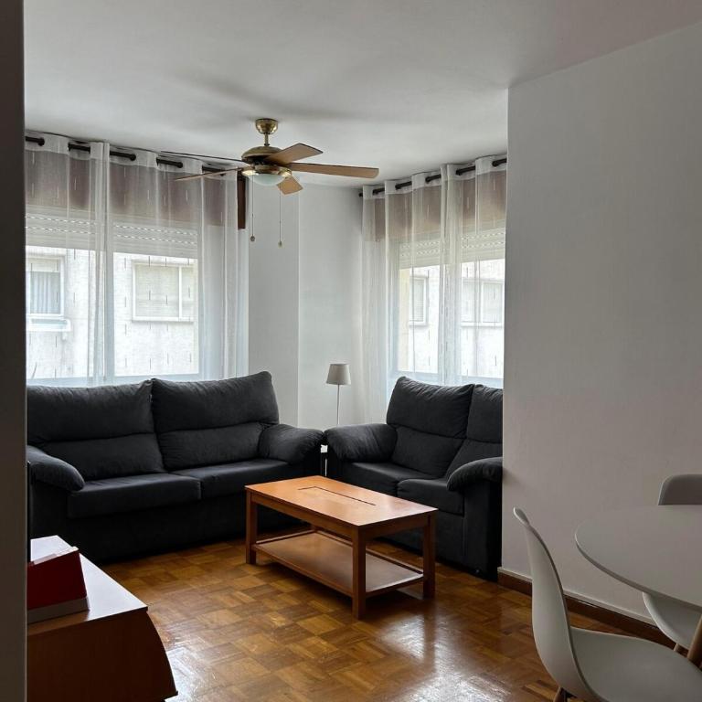Apartment in Pontevedra's downtown Beach and Golf - Three-Bedroom Apartment - 1