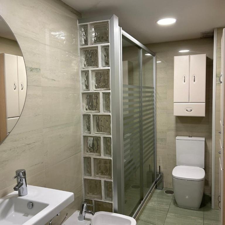 Apartment in Pontevedra's downtown Beach and Golf - Three-Bedroom Apartment - 8