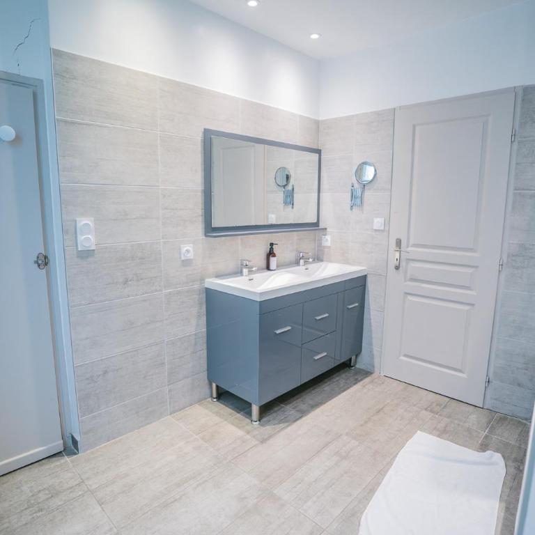 Magnifique T4- toit terrasse-Cosy-Centre ville-AA - Three-Bedroom Apartment - High Floor - 26