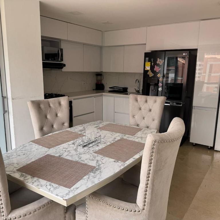Hermoso Penthouse en Laureles - Apartamento de 3 dormitorios - 9