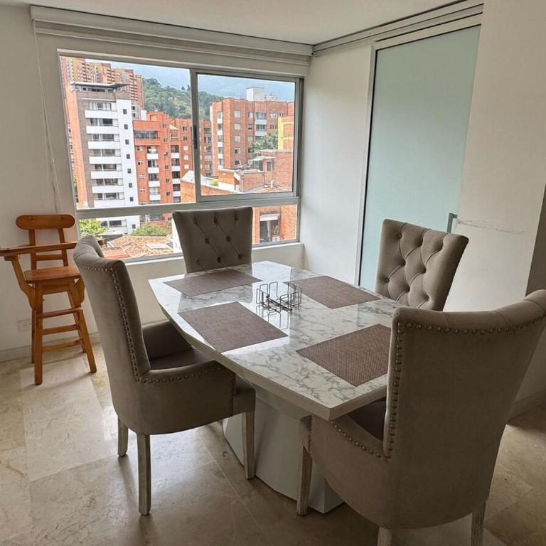 Hermoso Penthouse en Laureles - Apartamento de 3 dormitorios - 20