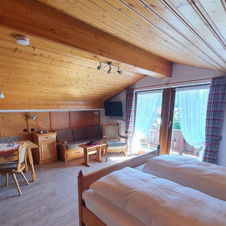 Gästehaus Annemarie - Apartment mit Blick auf die Berge - 1