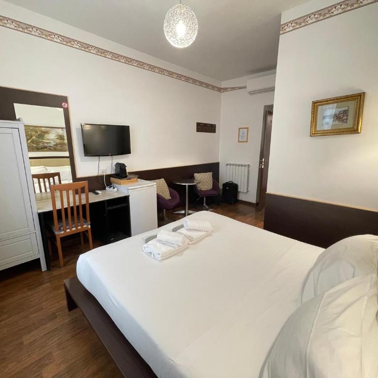 Gold House - Camera Matrimoniale con Bagno Privato - 15