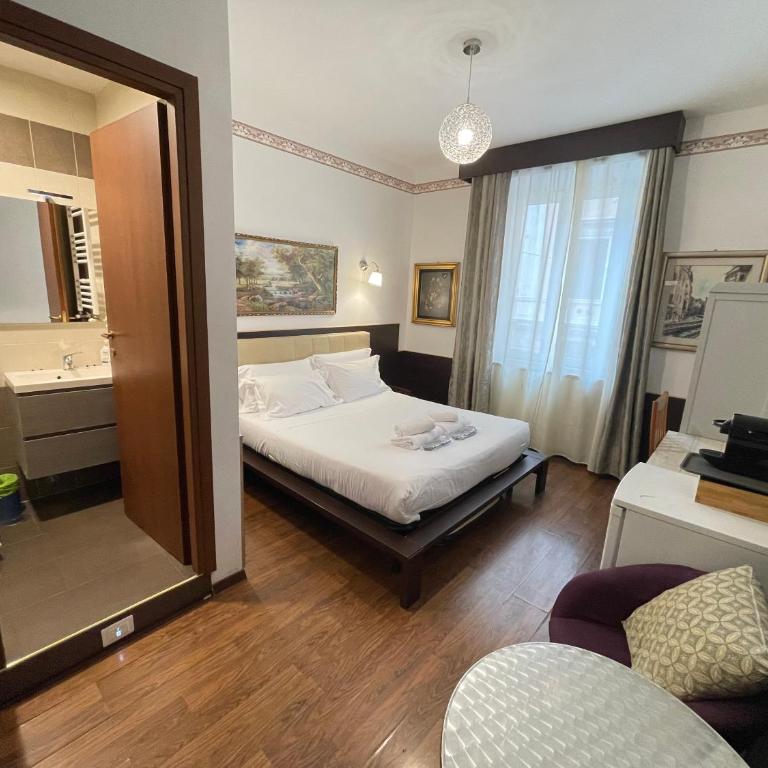Gold House - Camera Matrimoniale con Bagno Privato - 14