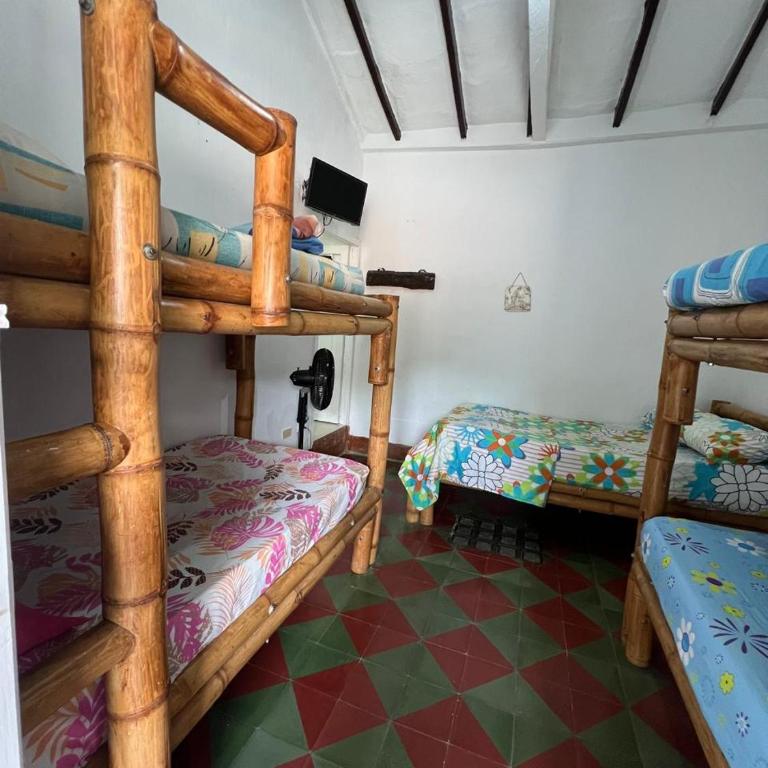 Famihotel Asturias - Habitación Familiar - 1