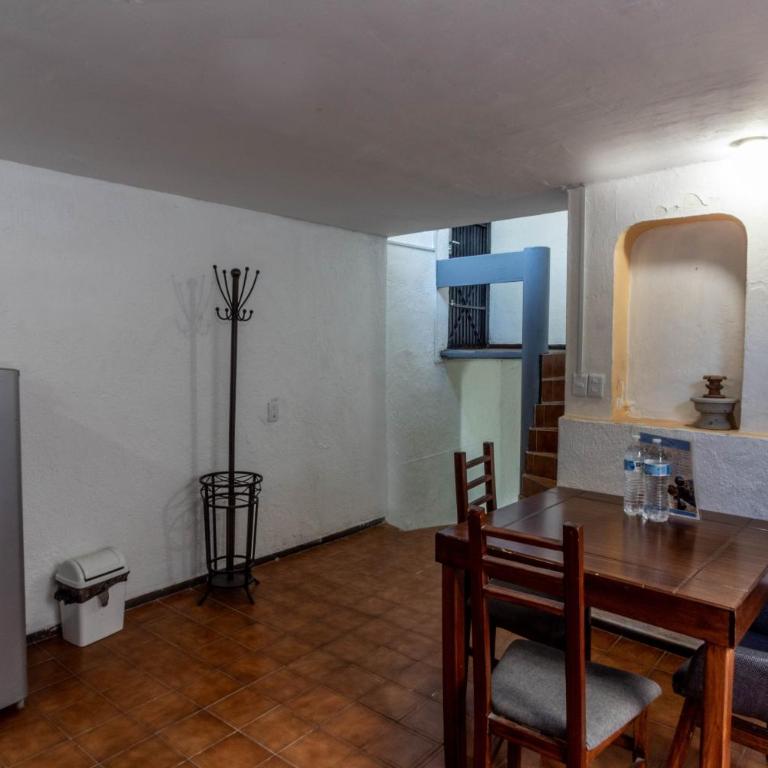 Suite Subterránea con AC, de 2 Niveles Chapalita 6 - One-Bedroom Apartment - 15