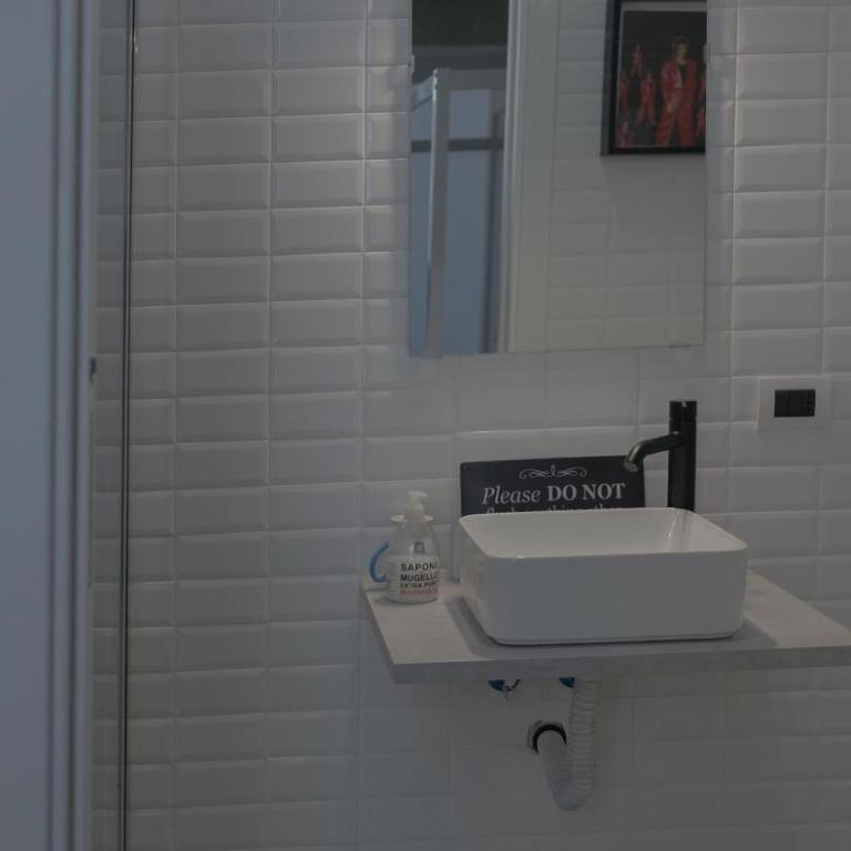 Lion Suite - One-Bedroom Apartment - 9