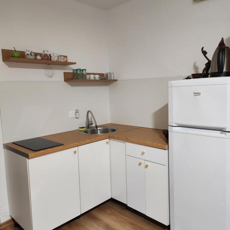 Apartmani Guma Mostar - Triple Room with Private Bathroom - 9